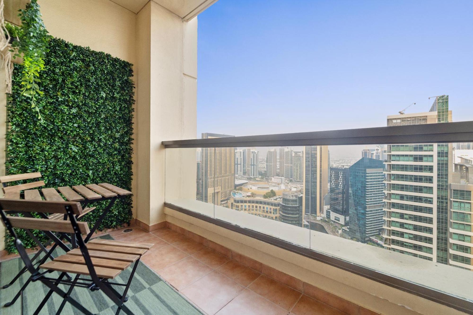 Aesthetic Beach Apartment , Sleeps 6, Pool, Gym & Waterfront Views Dubai Exterior photo