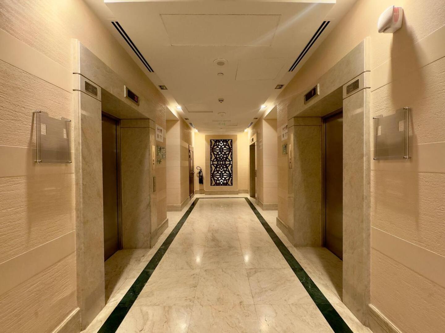 Aesthetic Beach Apartment , Sleeps 6, Pool, Gym & Waterfront Views Dubai Exterior photo